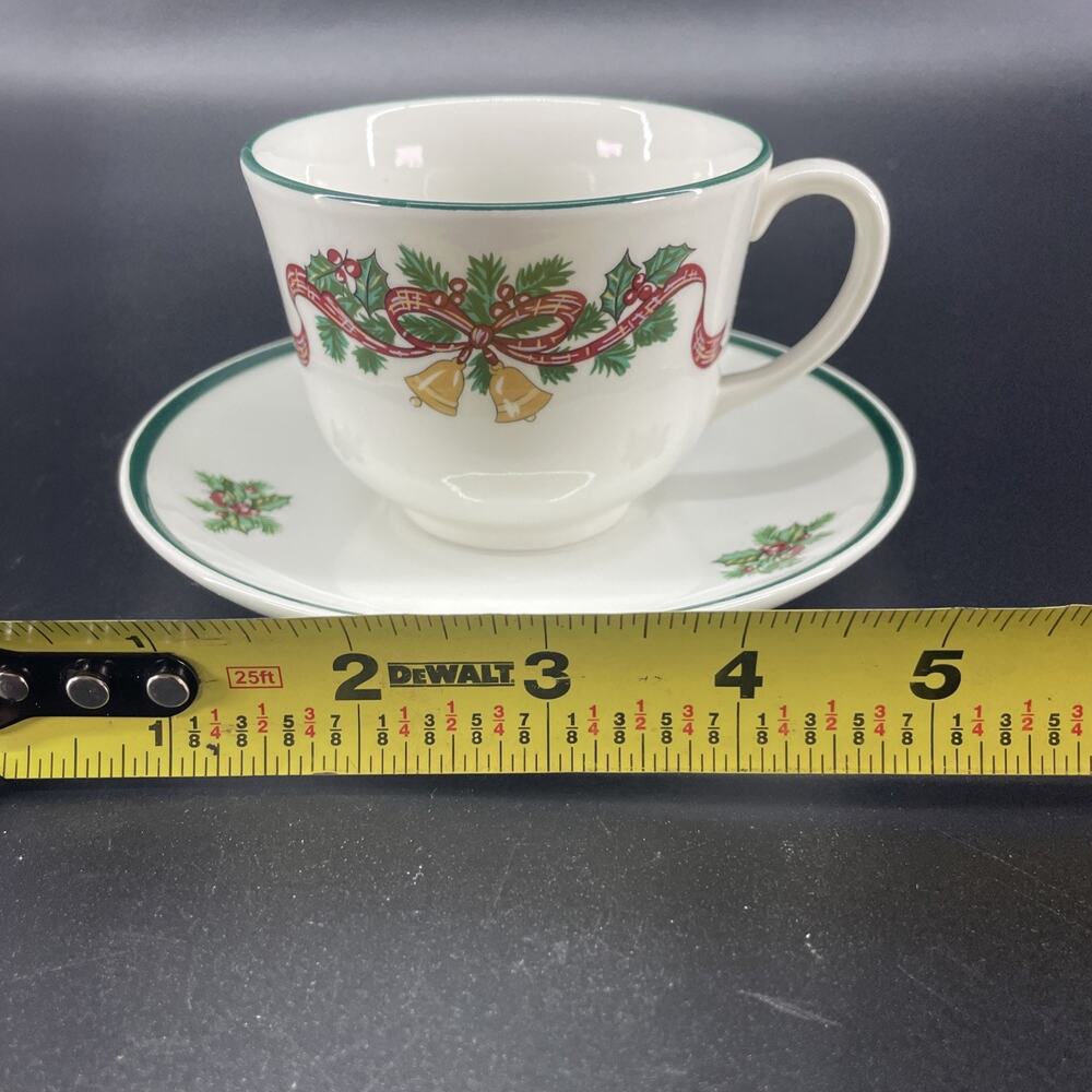Johnson Brothers Victorian Christmas Set of 2 Tea Cups/2 Saucers Classic Holiday - Picture 4 of 10